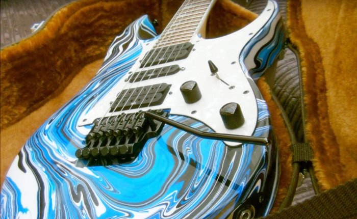 Original do-it-yourself guitar painting