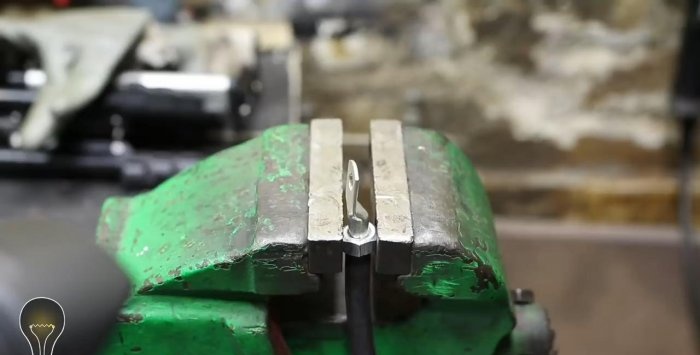 How to crimp a ferrule using a nut