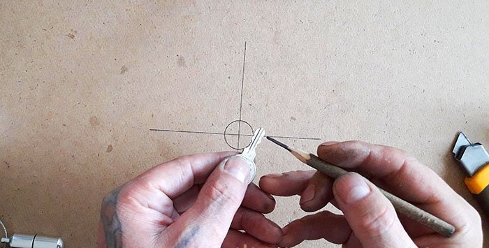 How to lubricate a lock with a simple pencil