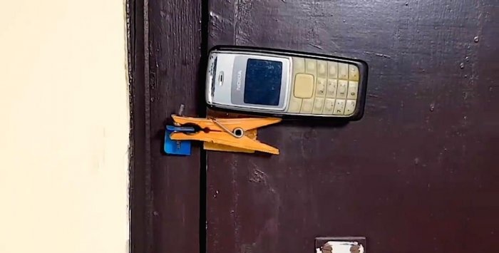 The simplest GSM alarm from an old phone