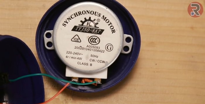 220 V manual generator from a microwave