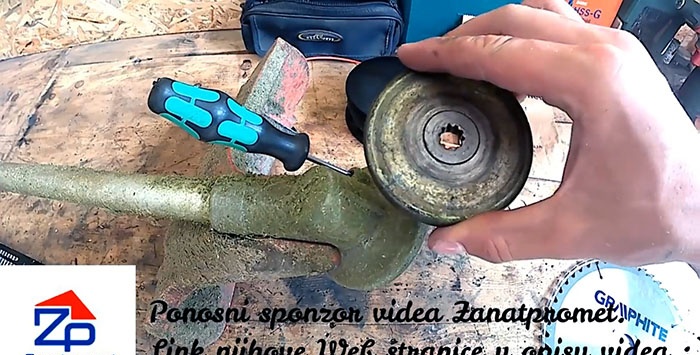 How to install a saw blade on a trimmer