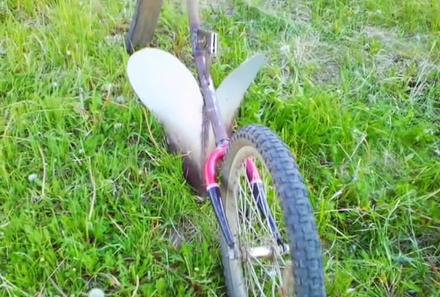 How to make a manual potato hiller from an old bicycle