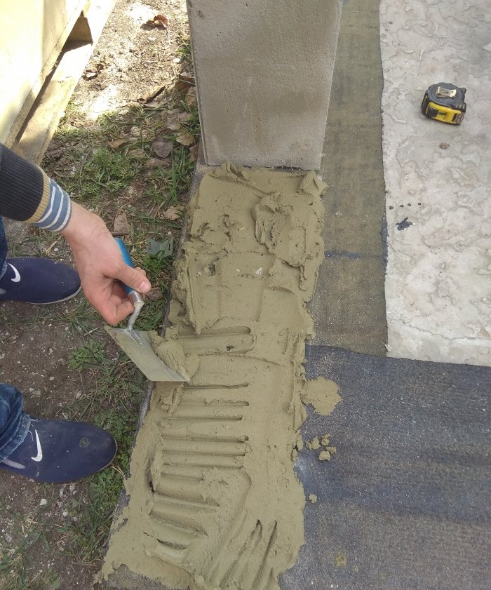 Construction of walls from foam blocks