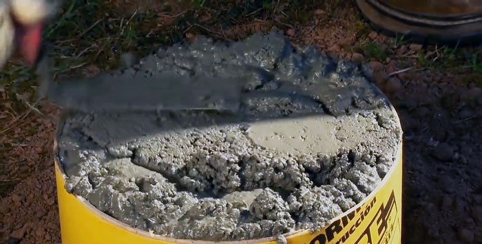 How to quickly and inexpensively pour a foundation on concrete supports