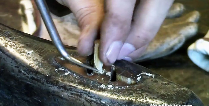 How to remove worn wedges and reattach the ax head to the ax handle