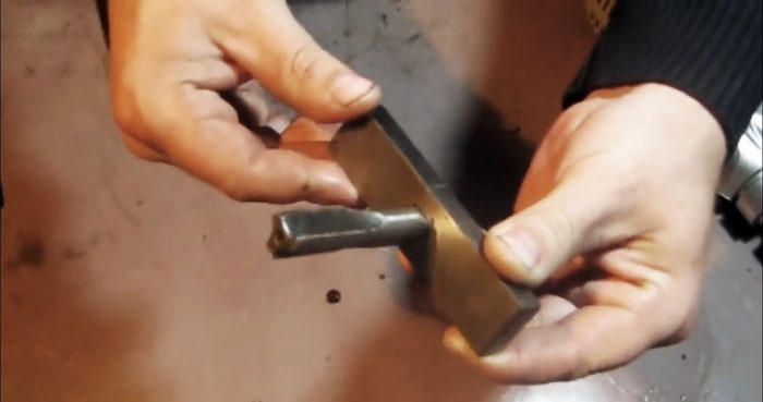 How to make square holes with round drills in a way accessible to everyone