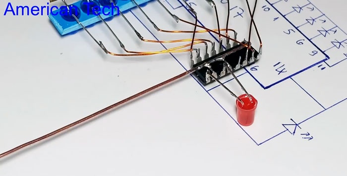 The simplest running lights on just one chip without programming