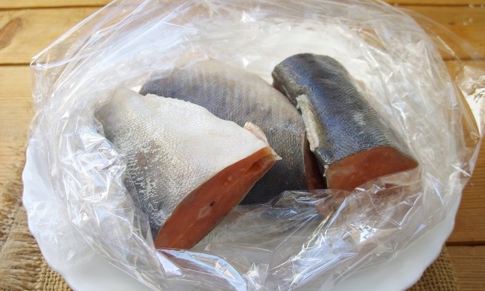 How to pickle frozen pink salmon