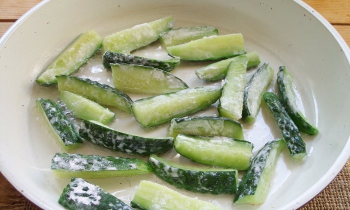 Cooking fried cucumbers