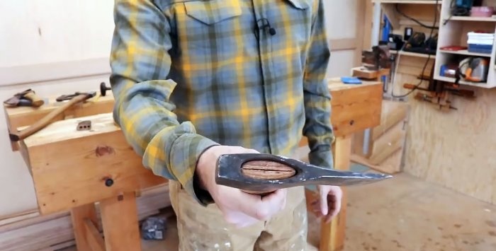 How to replace an old ax handle with a new one Using oil instead of glue for a wedge