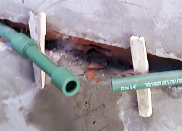 A propylene pipe was pierced Two repair technologies