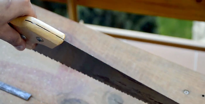 How to cut a nail with a wood saw without damaging the teeth