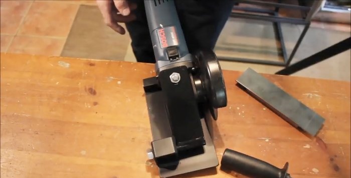 How to increase the functionality of an angle grinder with removable equipment