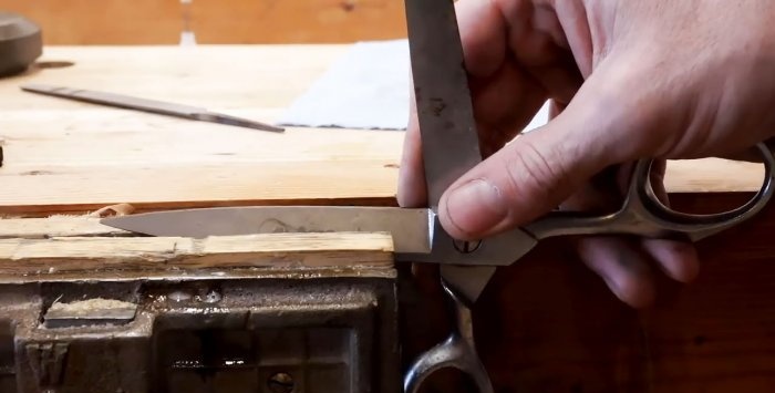 How professionals sharpen and maintain scissors