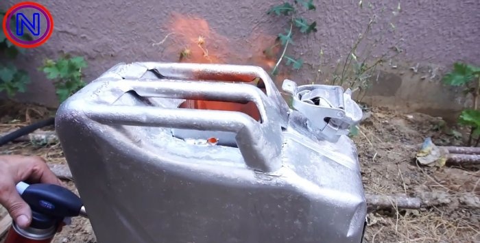 Do-it-yourself portable miracle stove from an old canister