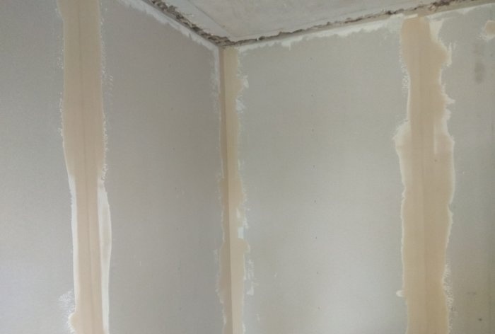 Leveling and finishing walls with plasterboard