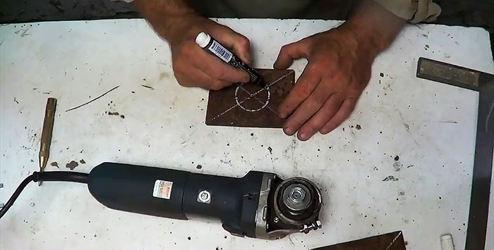 Do-it-yourself electric hacksaw from a grinder