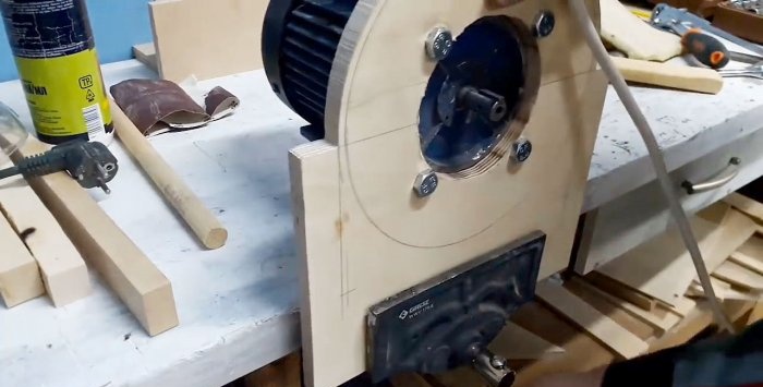 A very simple grinding machine made from available materials