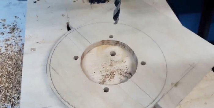 A very simple grinding machine made from available materials