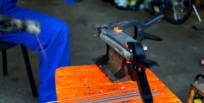 How to make an anvil from an old piece of rail