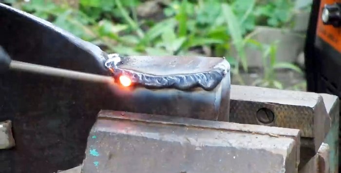 How to restore an ax handle using hot glue