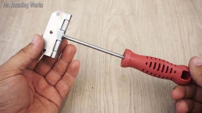 Useful DIY door hinge device