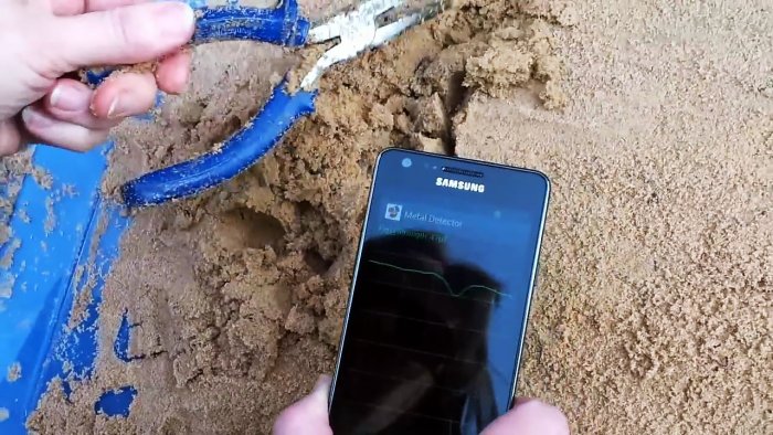 How to turn your smartphone into a metal detector in 1 minute