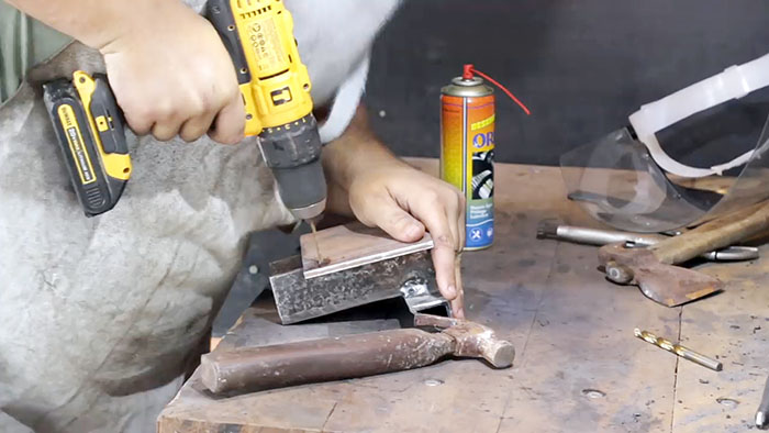 How to make a reliable vice from leftover metal