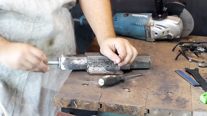 How to make a reliable vice from leftover metal