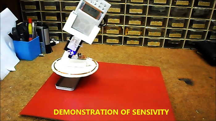 The simplest metal detector using one transistor and an AM receiver with decent sensitivity