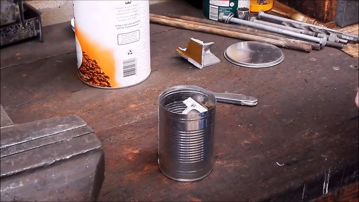 How to melt aluminum in a flower pot