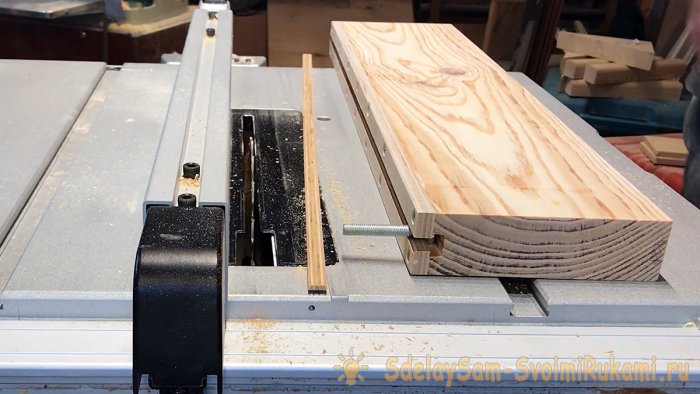 Cross-cut tenoning carriage for box joints