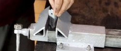 How to make a reliable vice from leftover metal