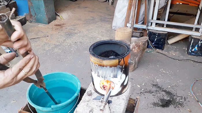 How to quickly harden hand tools using a tin can and charcoal