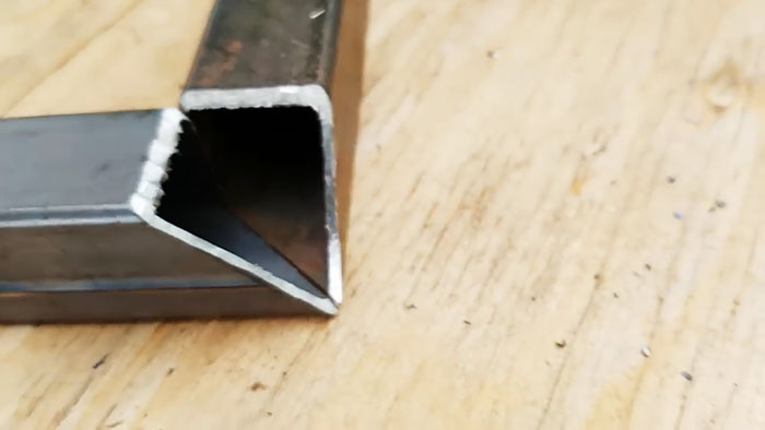 How to make a corner connection between three square profiles