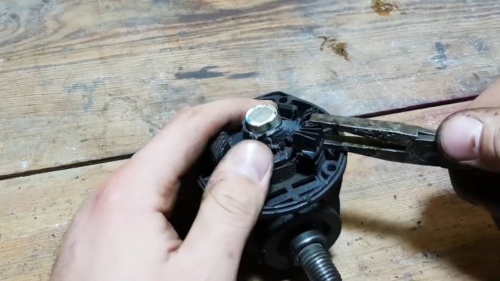 How to convert an angle grinder to 12 V