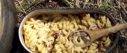 Picnic in nature - delicious pasta over a fire!