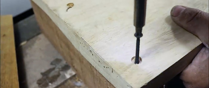 How to make a compact table saw from a grinder