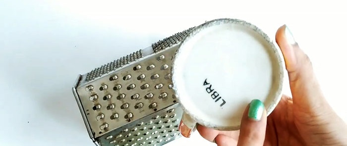 Even a woman can sharpen a grater in just 1 minute using this method.