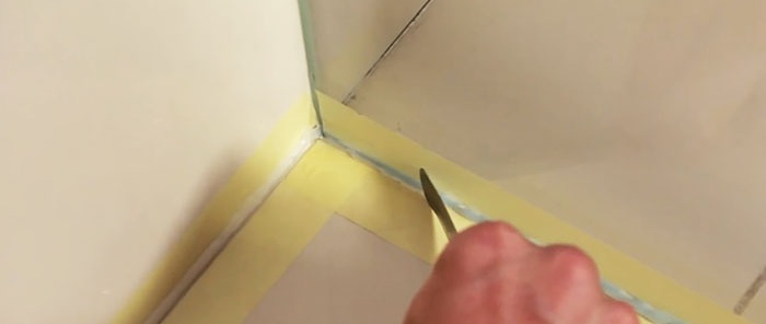 How to remove old silicone joints and apply new ones in the bathroom