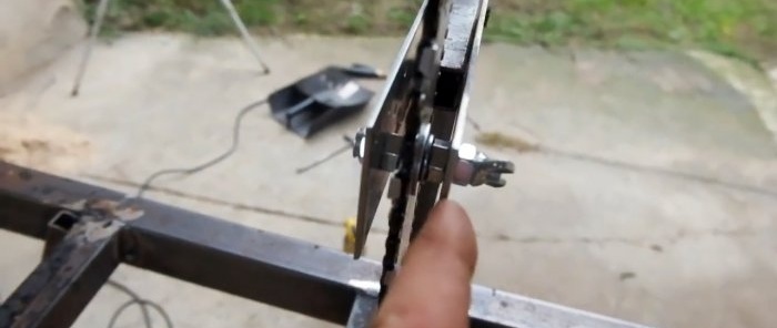 How to make a machine for sawing firewood from an electric chain saw