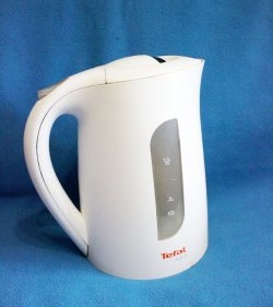 Cleaning the electric kettle: the most environmentally friendly and affordable method