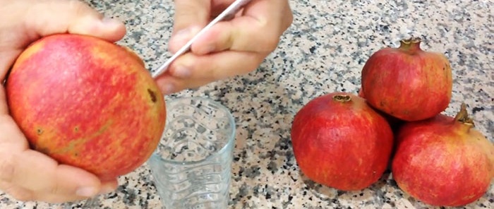 A glass of pomegranate in 2 minutes