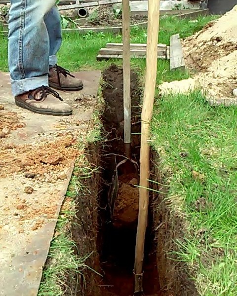 How to bring water to a house without an excavator and a team of diggers