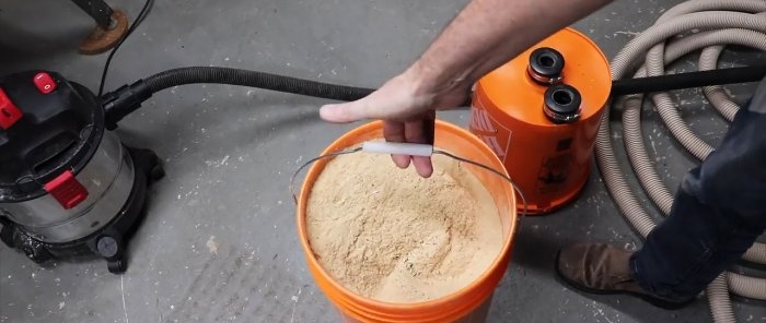 A simple and cheap cyclonic dust collector for a vacuum cleaner made of two buckets