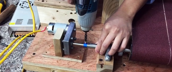 Homemade drum sanding and calibrating machine for wood