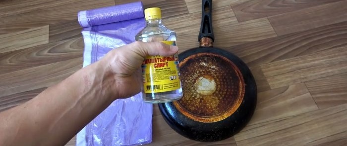 Removing years of carbon deposits from a frying pan