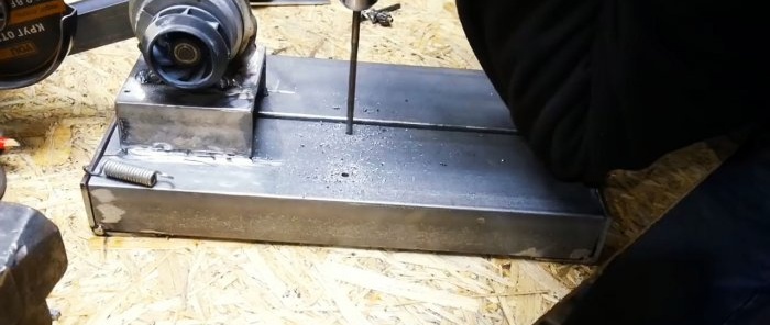 How to make an excellent stand for an angle grinder from an old car pump