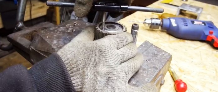 How to make an excellent stand for an angle grinder from an old car pump